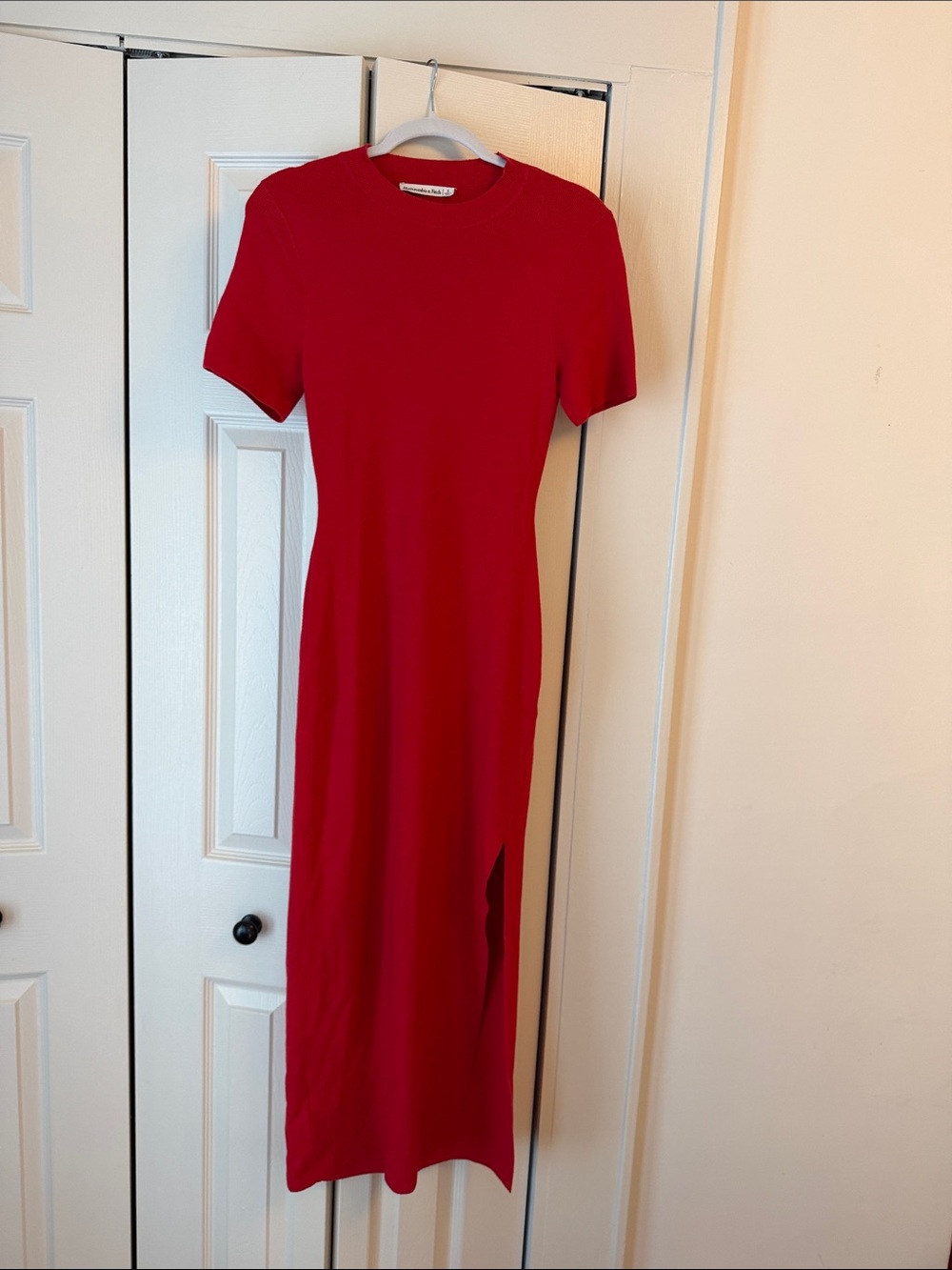 A&F Red Short-Sleeve Midi Dress with Side Slit